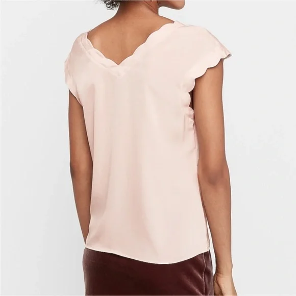 Express Light Pink Scalloped Top - Picture 2 of 10